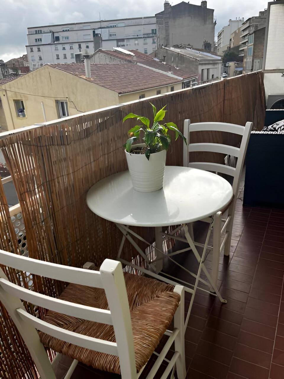 Beautiful 40m2 Avec Private Parking Marseille